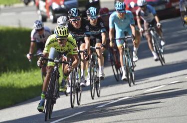 Froome ataca en descenso y ya es maillot amarillo del Tour