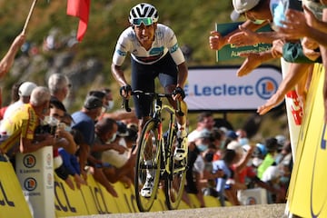 El colombiano Daniel Felipe Martínez se quedó con el triunfo en la jornada 13 de la competición. Roglic amplió la ventaja en la general y Rigo, Egan y Nairo cedieron tiempo. 