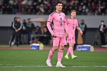 El Barcelona apost¨® por Luis Su¨¢rez cuando ten¨ªa que cumplir la sanci¨®n por el mordisco a Chiellini y el uruguayo se propuso devolver toda esa confianza con goles. Su aportaci¨®n en la final de Berl¨ªn anotando el tanto que deshizo el empate (adem¨¢s de otros tantos goles) es motivo para que el aficionado cul¨¦ siempre lo recuerde con mucho cari?o. Se march¨® al Atl¨¦tico, donde gan¨® una liga, volvi¨® a Nacional, pas¨® por Gremio y desde enero juega en el Inter Miami.