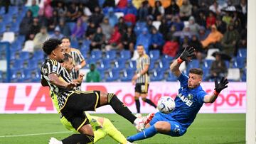 Soccer Football - Serie A - U.S. Sassuolo v Juventus - Mapei Stadium - Citta del Tricolore, Reggio Emilia, Italy - September 23, 2023 Juventus' Weston McKennie in action as U.S. Sassuolo's Matias Vina scores an own goal and Juventus' first REUTERS/Alberto Lingria