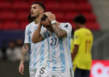 El encuentro terminó 1-1 tras los noventa minutos. Lautaro Martínez y Luis Díaz anotaron y la clasificación se definió desde los once pasos. Los de Scaloni se impusieron 3-2 y ahora jugarán la final ante Brasil. 