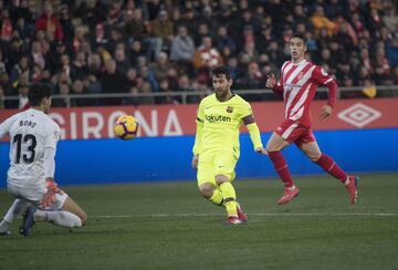 El jugador del Barcelona, Leo Messi, marca el 0-2 al Girona. 