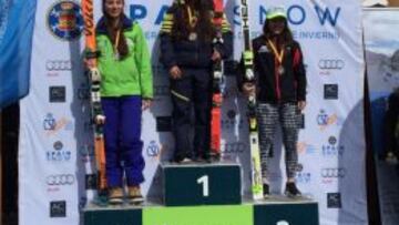 Podio de la prueba femenina en la que se impuso Julia Bargalló.