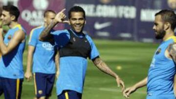 Dani Alves en el entrenamiento
