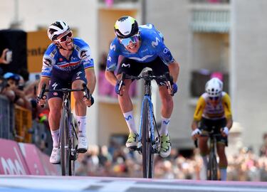 Pelayo Sánchez luchando por la sexta etapa. 