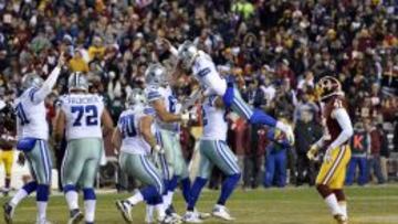 Dallas ganó un duelo aburrido con el final más cardiaco posible