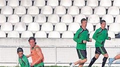 Muñiz probó para Gijón con un partidillo de los de antes