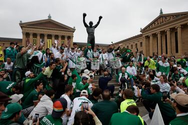 Palmeiras se enfrentó ayer a Botafogo en el estadio Lincoln Financial Field de Filadelfia, en el partido de los octavos de final del Mundial de Clubes. En los instantes previos y durante la víspera del encuentro un gran número de aficionados del equipo brasileño se concentraron junto a la estatua del boxeador Rocky Balboa, uno de los símbolos de la ciudad.

