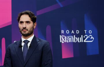 Hamit Altıntop durante el sorteo.