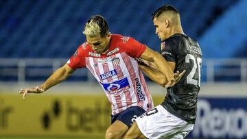 El delantero colombiano arrastra una lesión en el tendón de Aquiles que lo aleja de las canchas.