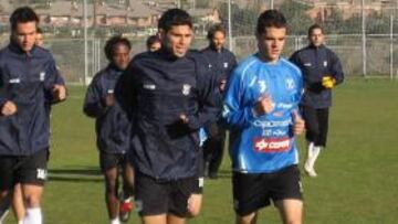 <b>DISPUESTOS. </b>Los jugadores blanquiazules, en el entrenamiento, dispuestos a cambiar la racha.