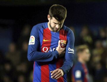 Gerard Piqué against Villarreal in the Estadio de la Cerámica.