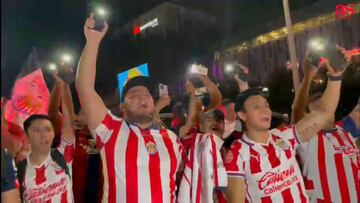 Vídeo: Así fue la serenata de la afición de Chivas en Monterrey