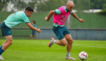 Ekain Zenitagoia no entrenó hoy por precaución.