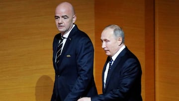 Gianni Infantino, presidente de la FIFA, y Vladimir Putin, presidente de Rusia.