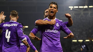 Cristiano celebra uno de sus goles ante la Juventus, en Cardiff.