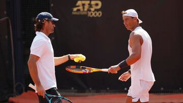 Carlos Moy&agrave; y Rafa Nadal, durante un entrenamiento previo al Masters 1.000 de Roma de 2020.