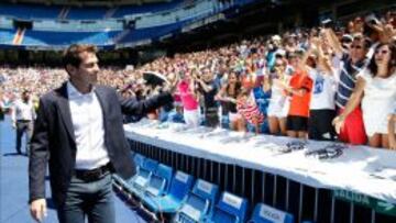 Iker Casillas, durante su despedida de la afici&oacute;n blanca.