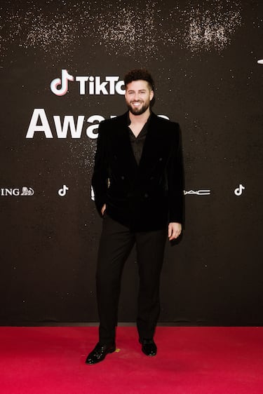 Javi Hoyos posa en la alfombra roja de los 'Premios TikTok 2025'. 
 
 
 