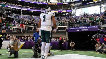 The Eagles held on for the win against the Vikings.