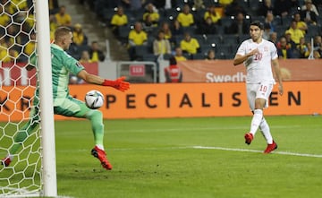 0-1. Carlos Soler marca el primer gol.