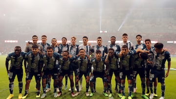 MEX8210. TOLUCA (MÉXICO), 27/10/2022.- Jugadores del Pachuca posan previo al juego de ida de la final del torneo Apertura 2022 de la Liga MX, en el estadio Nemesio Diez de Toluca, Estado de México (México). EFE/Alex Cruz
