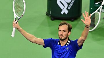 Daniil Medvedev celebra su victoria contra Tommy Paul en Indian Wells.