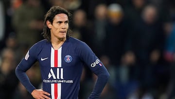 PARIS, FRANCE - JANUARY 12: Edinson Cavani of Paris Saint Germain during the French League 1 match between Paris Saint Germain v AS Monaco at the Parc des Princes on January 12, 2020 in Paris France (Photo by Jeroen Meuwsen/Soccrates/Getty Images)