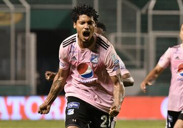 Deportivo Cali y Millonarios protagonizaron el regreso de la Liga Betplay tras el parón por la pandemia de COVID-19. El encuentro terminó en empate 1-1 y en la primera parte tuvo que ser suspendido por una Tormenta Eléctrica.
