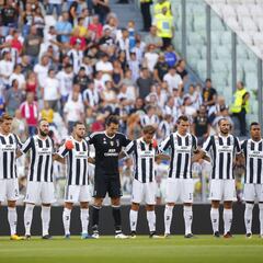 The world of sport pays tribute to the victims of the Barcelona attacks