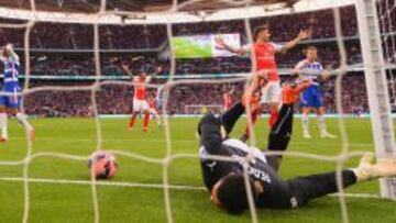 Alexis mete al Arsenal en la final de la FA Cup