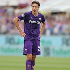 Roma and Napoli target Chiesa to stay at Fiorentina, claims father