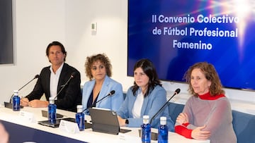 Firma del II Convenio Colectivo del fútbol profesional femenino.