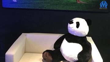 Evra rompe su silencio y Dani Alves le deja un mensaje