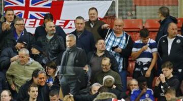 Aficionados con máscaras en el Stoke City-Chelsea.