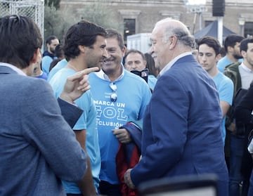 Raúl, Roberto Carlos y Del Bosque lanzan penaltis por la inclusión