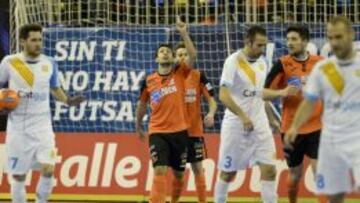 Bruno Petry celebra un gol.