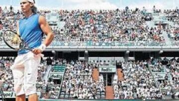 <b>GLADIADOR EN EL CIRCO MÁXIMO. </b>Cuando Rafa Nadal toma posesión de la Central de Roland Garros, es el mejor gladiador en la tierra sobre la arena del Circo Máximo.