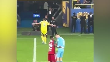 Cristiano pierde los papeles contra los árbitros en pleno partido: estaba fuera de sí