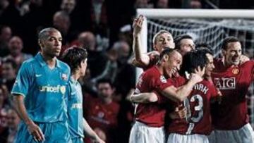 <b>ADIÓS. </b>Henry se marcha, Bojan se detiene a mirar la alegría del United, que celebra su clasificación para la final de la Champions League 2007-08.