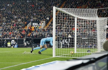 The full sequence of Messi's goal that wasn't given