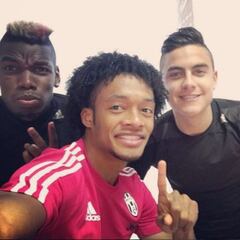 Cuadrado y "sus panitas" celebran el liderato del Calcio