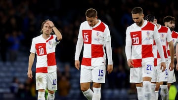 Soccer Football - Nations League - Group Stage - Scotland v Croatia - Hampden Park, Glasgow, Scotland, Britain - November 15, 2024 Croatia's Luka Modric and teammates look dejected after the match Action Images via Reuters/Lee Smith