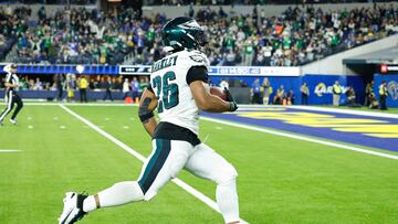 The Eagles RB is close to Eric Dickerson’s 40-year-old record. We look at Philadelphia’s schedule and the members of the 2000-yard club.