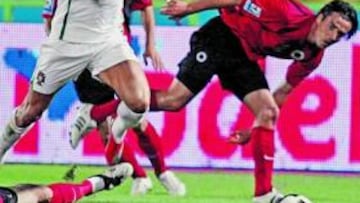 <b>LÍDER DE PORTUGAL.</b> Cristiano Ronaldo es uno de los objetivos de Florentino. Ayer, el luso jugó con su selección frente a Albania.