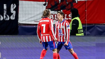 Giuliano celebra su 0-1 con Griezmann.