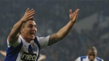 El Oporto sufre para vencer al Marítimo en su estadio