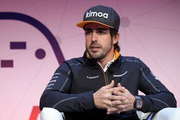 Fernando Alonso, durante su conferencia en el MWC 2018.