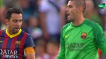 Imagen de la discusión entre Xavi y Víctor Valdés.