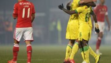 Jugadores del Pa&ccedil;os celebran el gol de la victoria